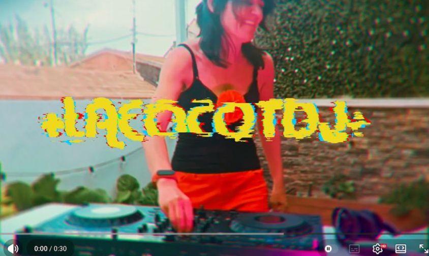 [Imagen del show de LaCocoTDJ]